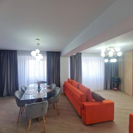 Ultracentral Luxury Apartament Curtea de Argeş Esterno foto
