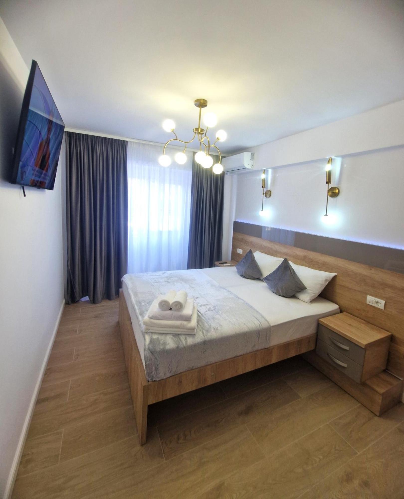 Ultracentral Luxury Apartament Curtea de Argeş Esterno foto