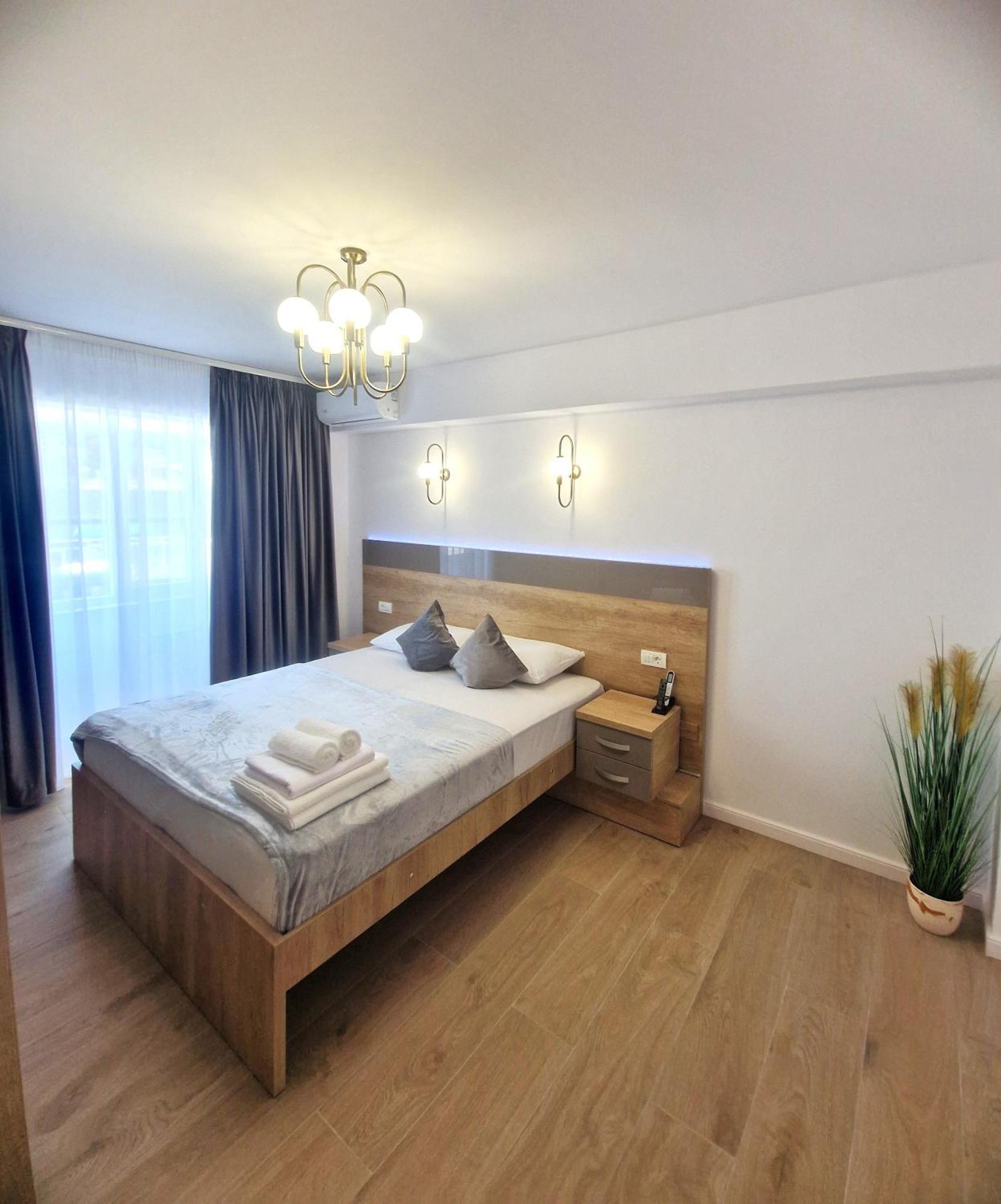 Ultracentral Luxury Apartament Curtea de Argeş Esterno foto
