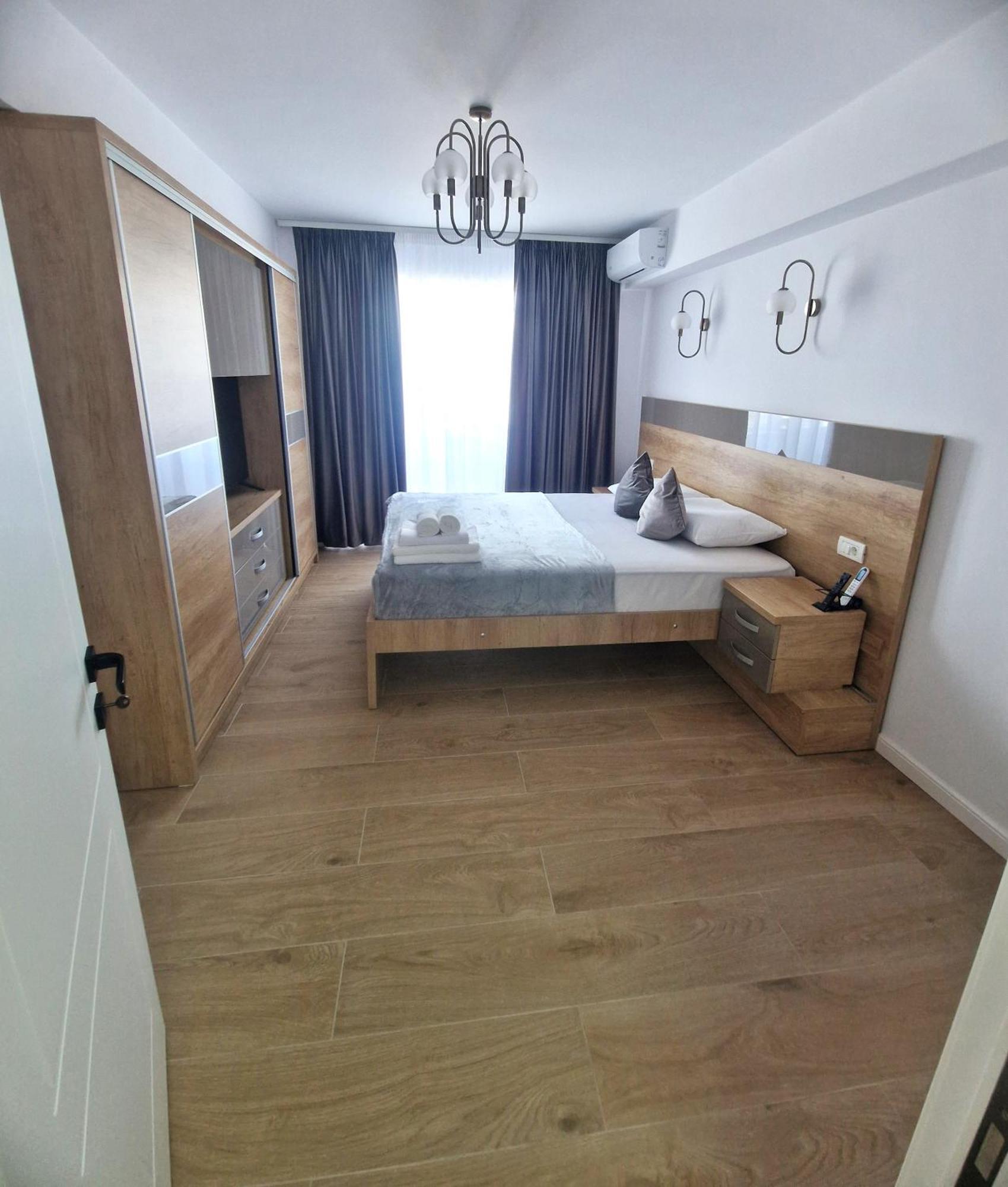Ultracentral Luxury Apartament Curtea de Argeş Esterno foto