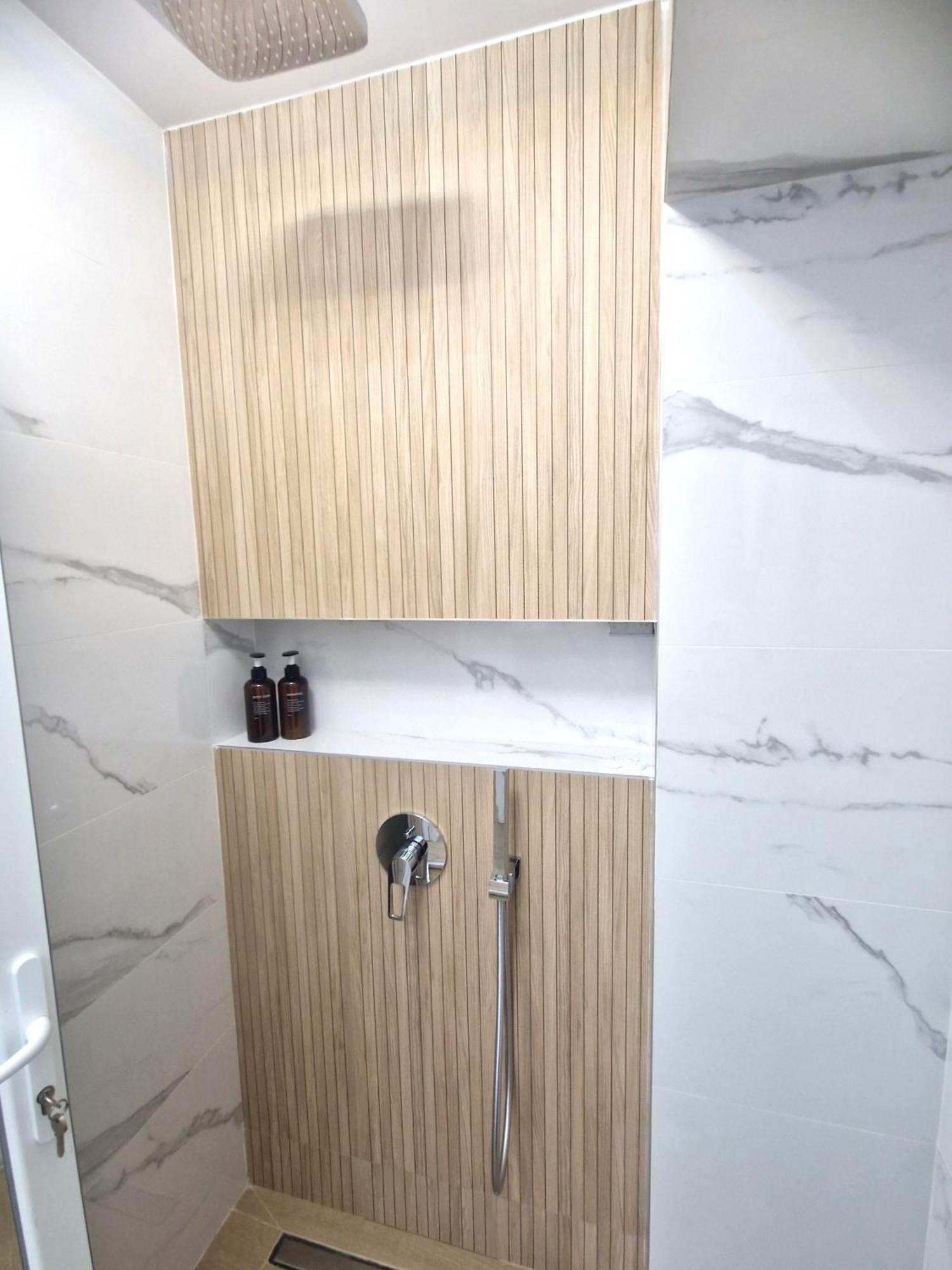 Ultracentral Luxury Apartament Curtea de Argeş Esterno foto