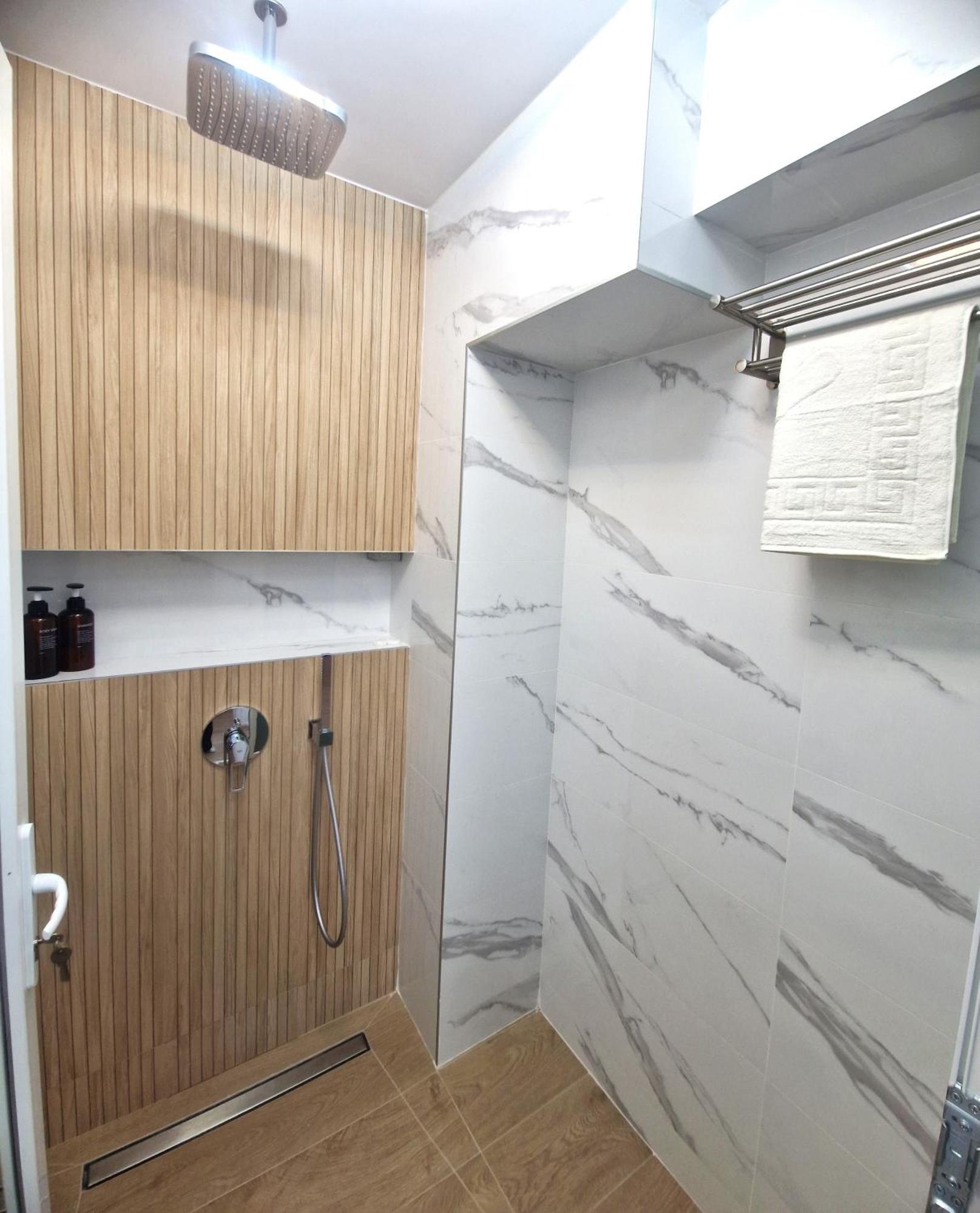 Ultracentral Luxury Apartament Curtea de Argeş Esterno foto