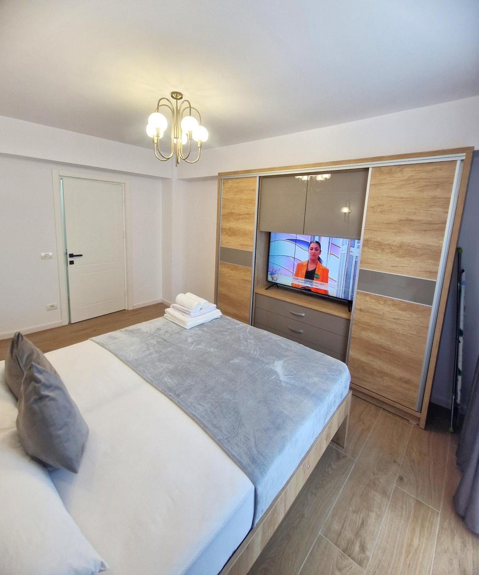 Ultracentral Luxury Apartament Curtea de Argeş Esterno foto